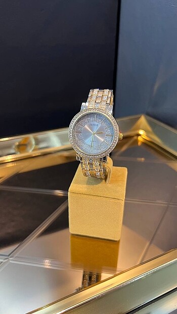 Guess Guess saat