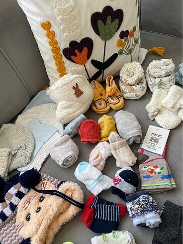 6-12 Ay, 18 cm Beden Bebek şapka çorap eldiven panduf