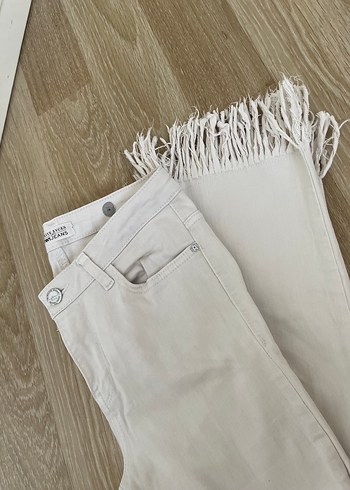Püsküllü Beyaz Kadın Kot Pantolon
