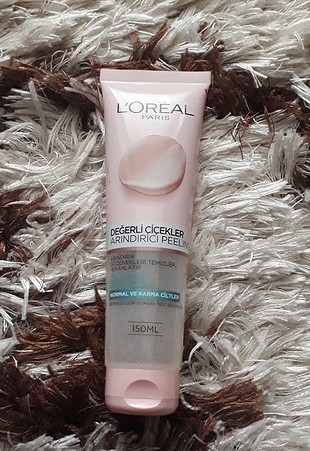 Değerli çiçekler arındırıcı peeling