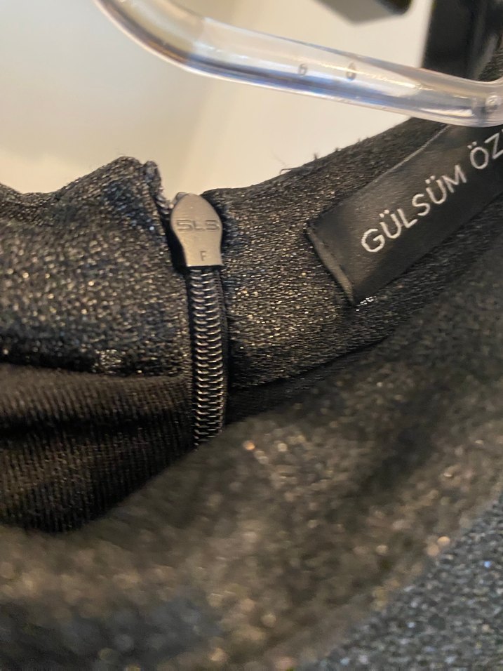 Siyah Uzun Drapeli Simli Tesettür Abiye Elbise - Görsel 4