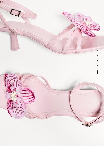Bershka Yeni Pembe Çiçekli İnce Topuklu Kadın Sandalet - Görsel 4