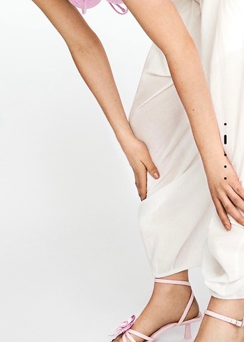 Bershka Yeni Pembe Çiçekli İnce Topuklu Kadın Sandalet - Görsel 2