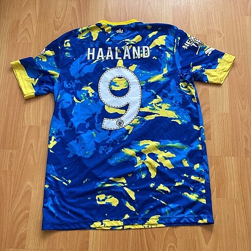 Puma manchester city haaland forma