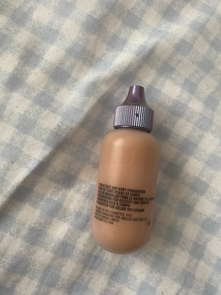 MAC face and body  Fondöten 50 ml - Görsel 2