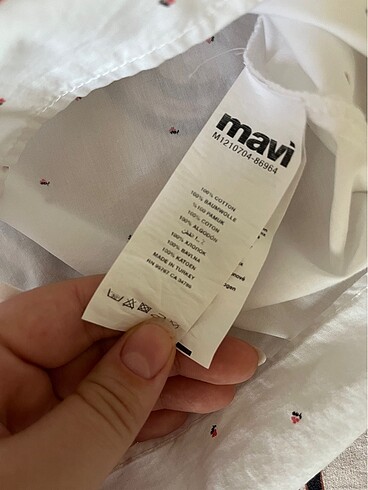 m Beden beyaz Renk Mavi markalı baskılı gömlek