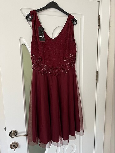 Bordo kısa abiye elbise - Görsel 3