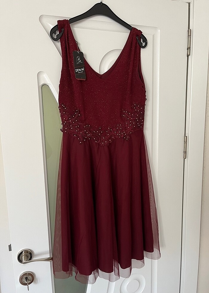 Bordo kısa abiye elbise - Görsel 3