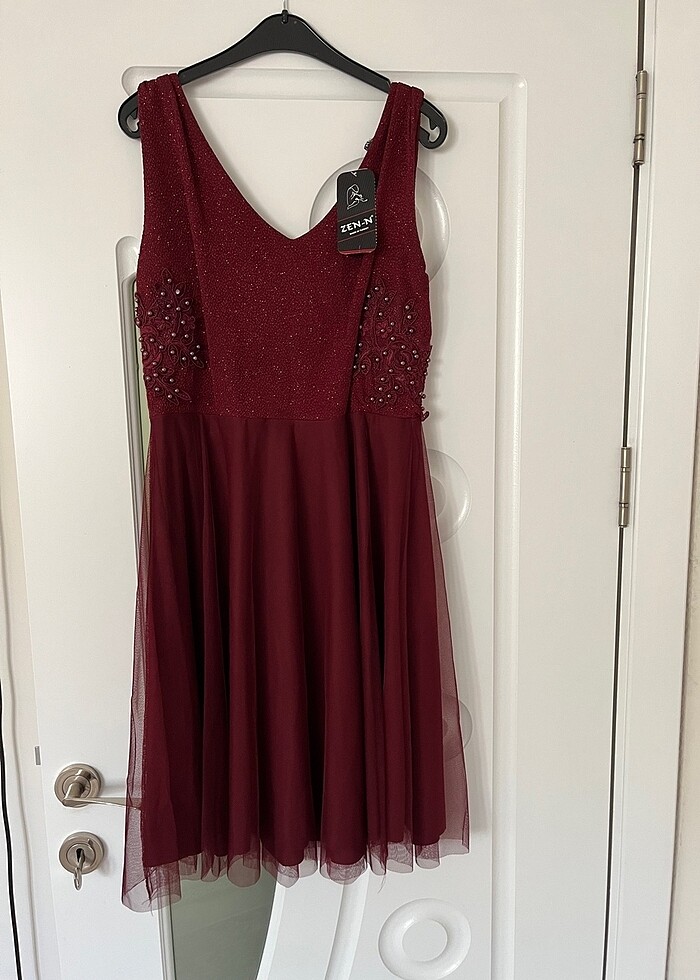 Bordo kısa abiye elbise - Görsel 4