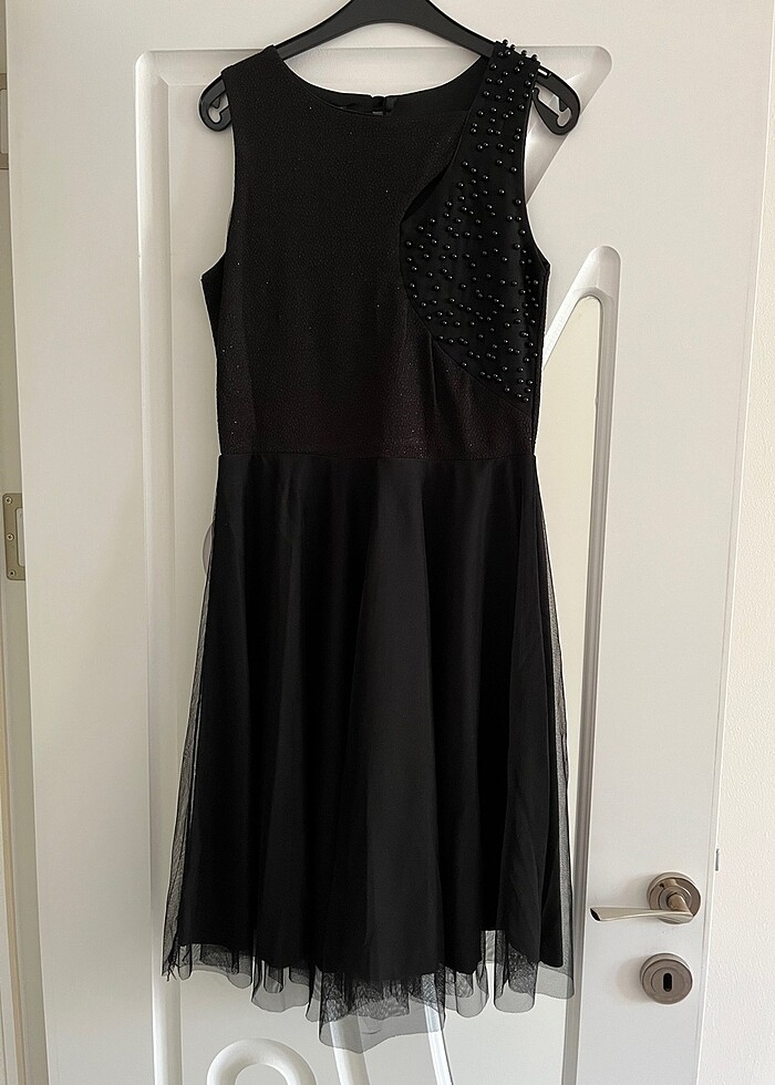 Siyah simli inci detaylı kısa abiye elbise - Görsel 4