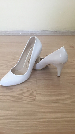 Beyaz stiletto