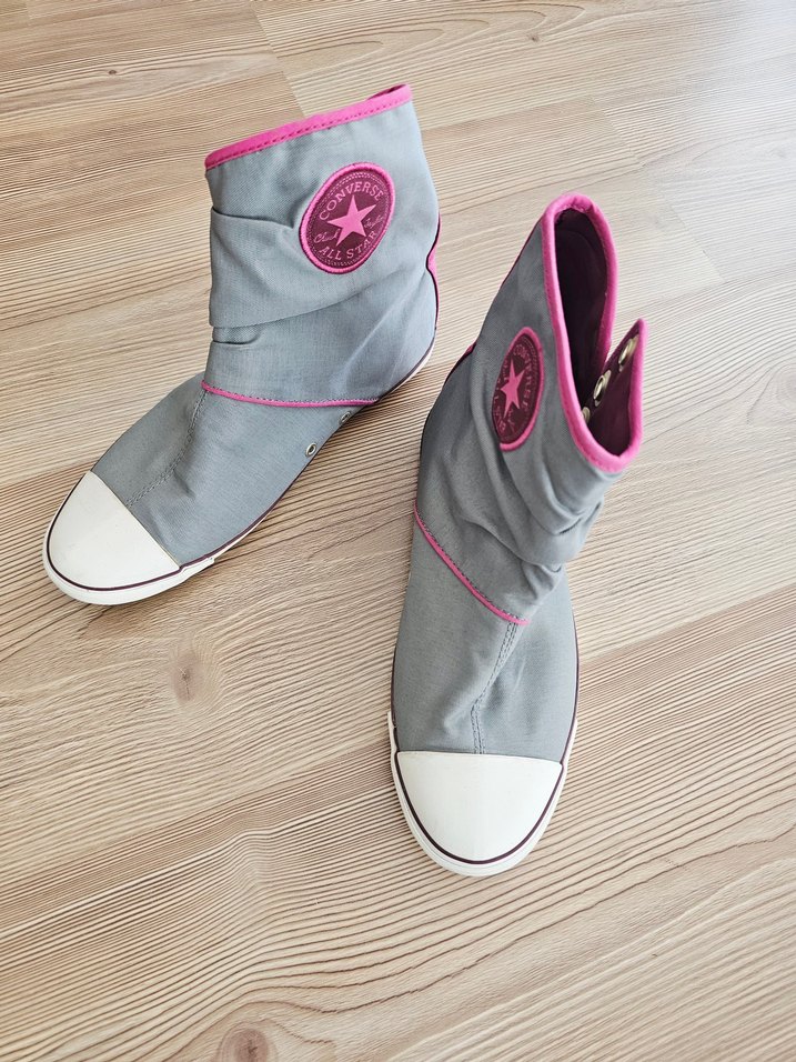 Pembe Detaylı Gri Converse Kadın Spor Ayakkabı - Görsel 2