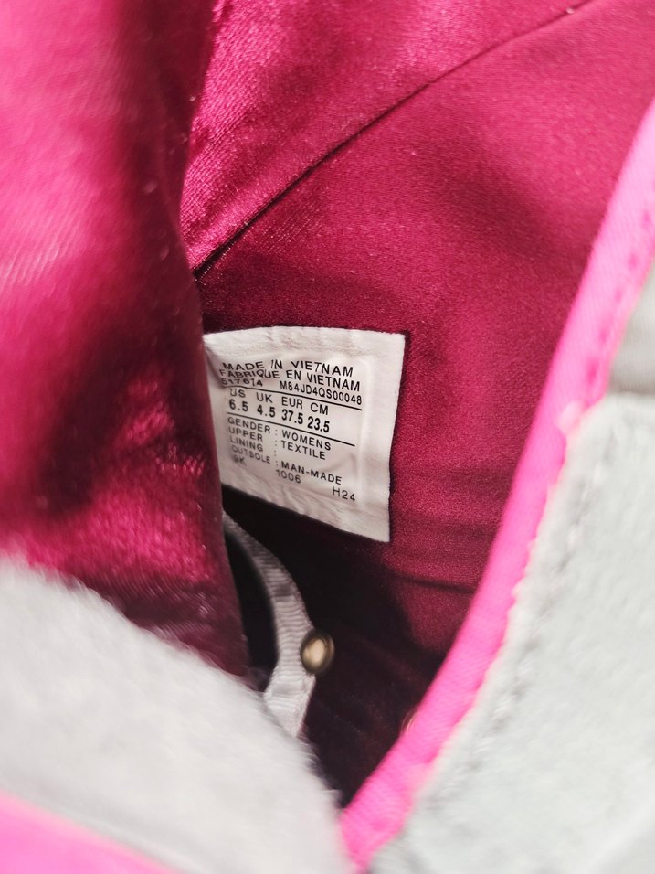 Pembe Detaylı Gri Converse Kadın Spor Ayakkabı - Görsel 5