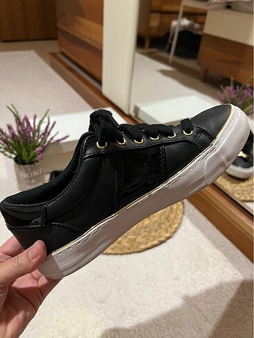 37 Beden Guess Kadın Sneaker