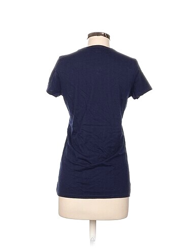 m Beden Gap T-shirt %70 İndirimli.