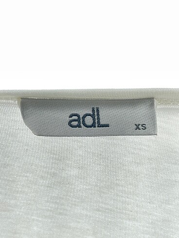 xs Beden beyaz Renk Adil Işık T-shirt %70 İndirimli.