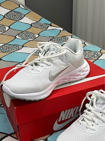 36 Beden beyaz Renk nike revolution 6 nn