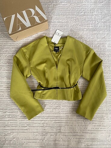 Zara kemerli vücuda oturan blazer ceket