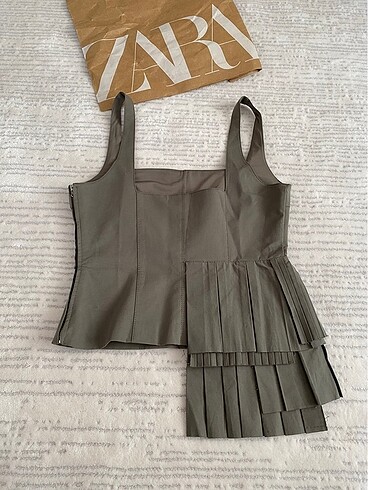 m Beden Zara Fırfırlı Gabardin Bluz