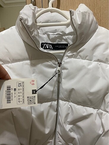 Zara Zara suya ve rüzgara karşı korumalı crop şişme mont