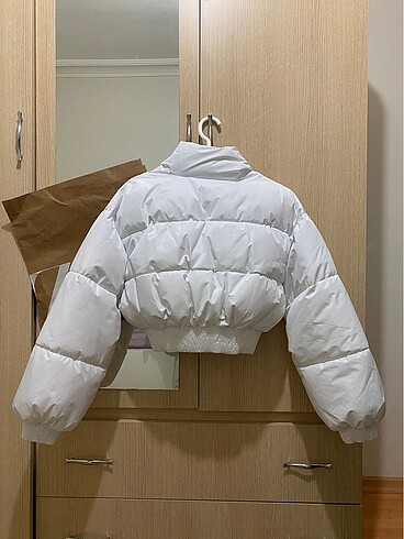 xs Beden Zara suya ve rüzgara karşı korumalı crop şişme mont