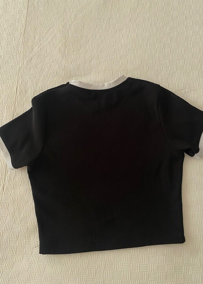 Siyah crop - Görsel 3