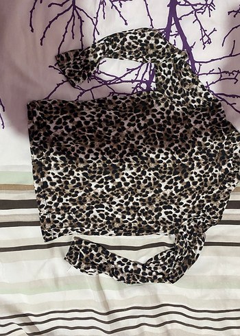 Kahverengi Leopar Desenli Boğazlı Bluz - Görsel 3