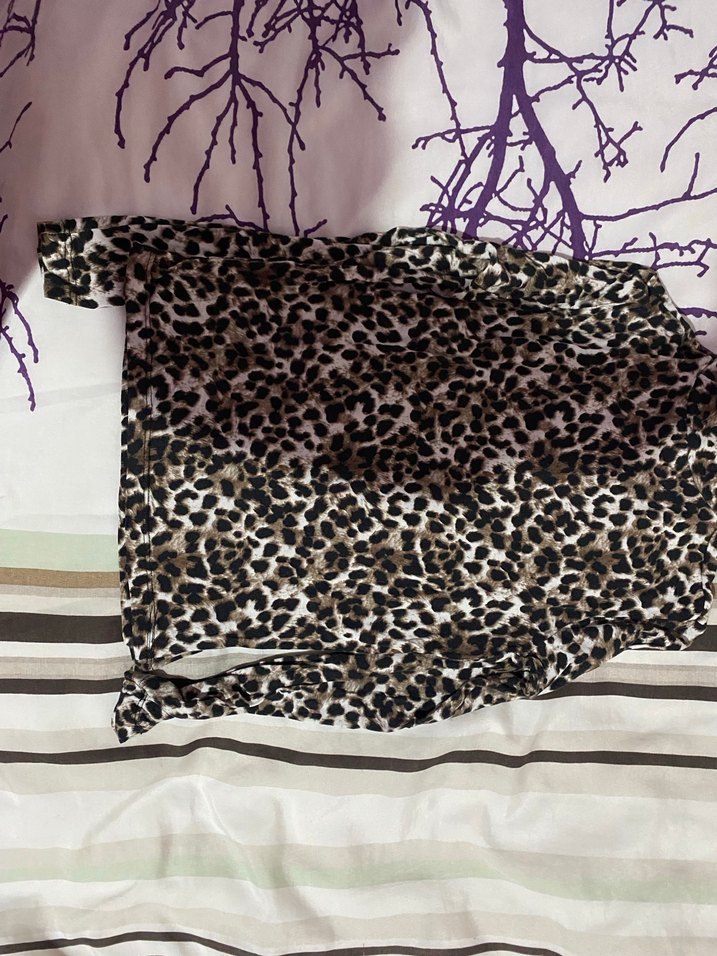 Kahverengi Leopar Desenli Boğazlı Bluz - Görsel 4