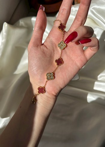 Zincir Detaylı Altın Renkli Van Cleef Bileklik