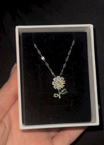 Çiçek Motifli Midi Kolye - Görsel 2