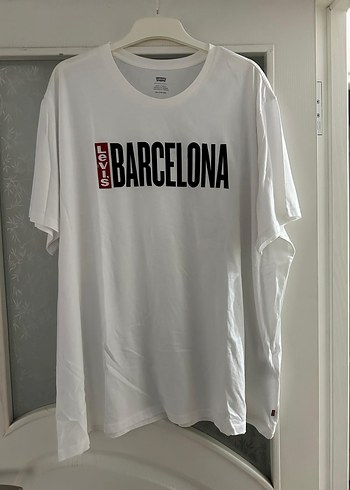 Levi's Barcelona Baskılı Beyaz Erkek Tişört