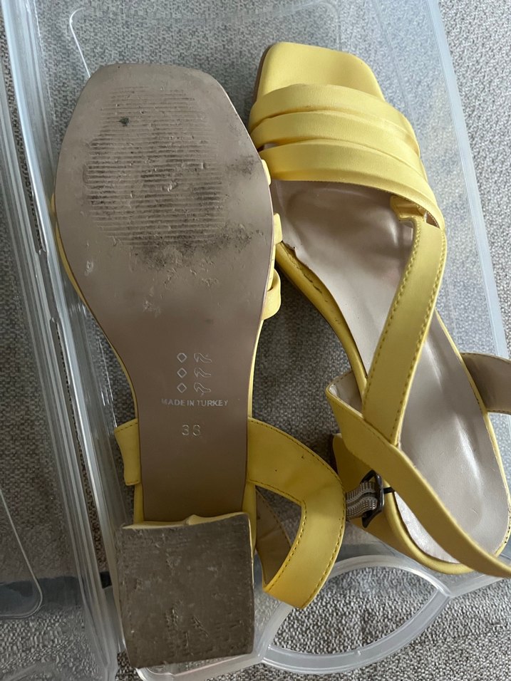 Sarı Kadın Dolgu Topuklu Tokalı Sandalet - Görsel 2