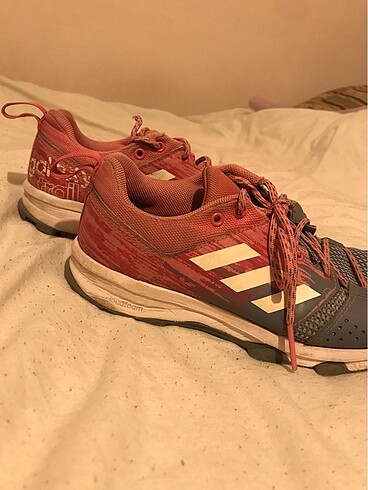 36,5 Beden Adidas spor ayakkabı