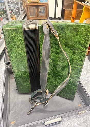 Buyuk Boy Calisir Durumda Akordion - Görsel 6