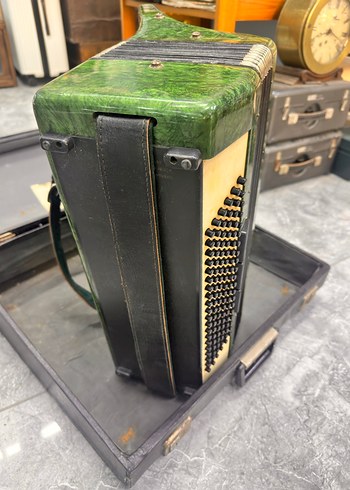 Buyuk Boy Calisir Durumda Akordion - Görsel 8