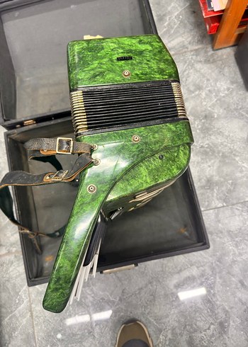 Buyuk Boy Calisir Durumda Akordion - Görsel 5