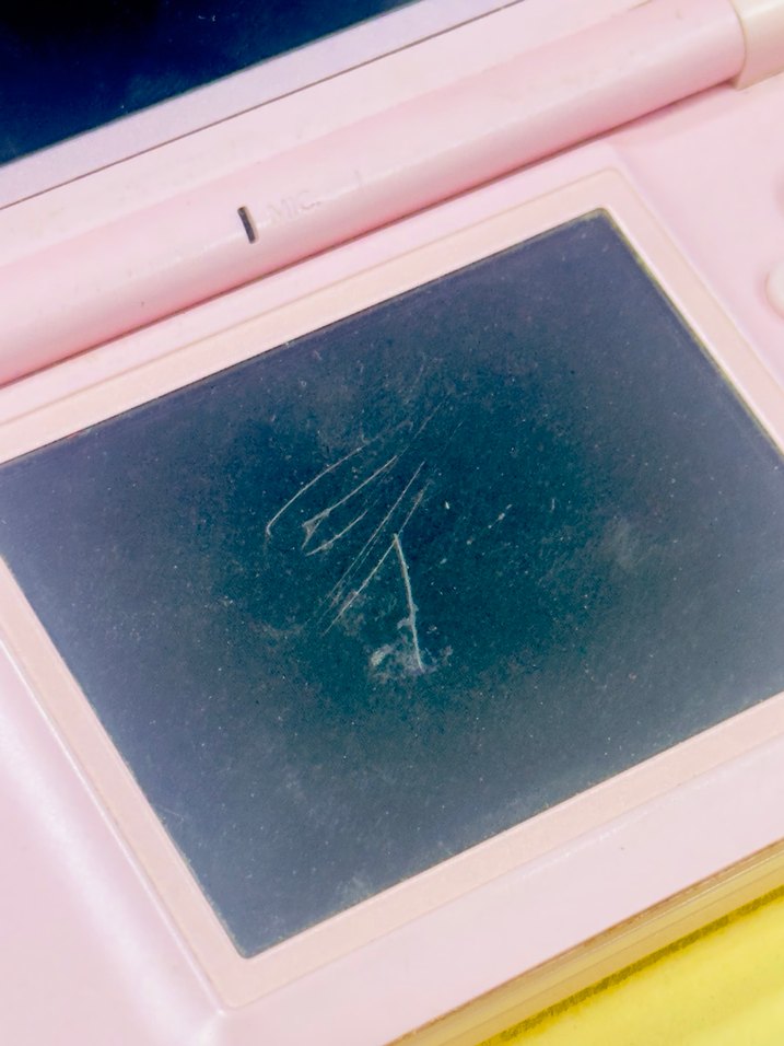 Pembe Nintendo DS Lite Konsolu ve Oyun Kartları - Görsel 4
