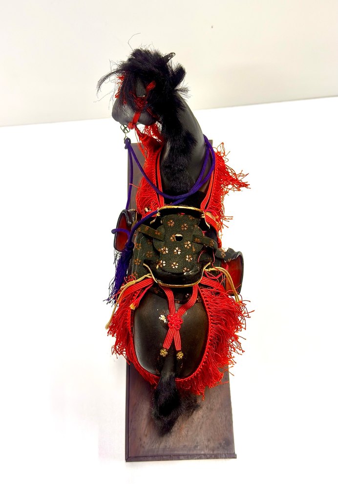 Japon Samuray Siyah At Figuru - Görsel 4