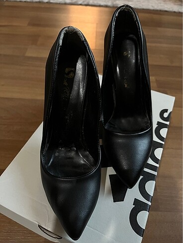 Diğer Siyah stiletto