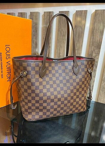 Louis Vuitton Louis Vuitton 