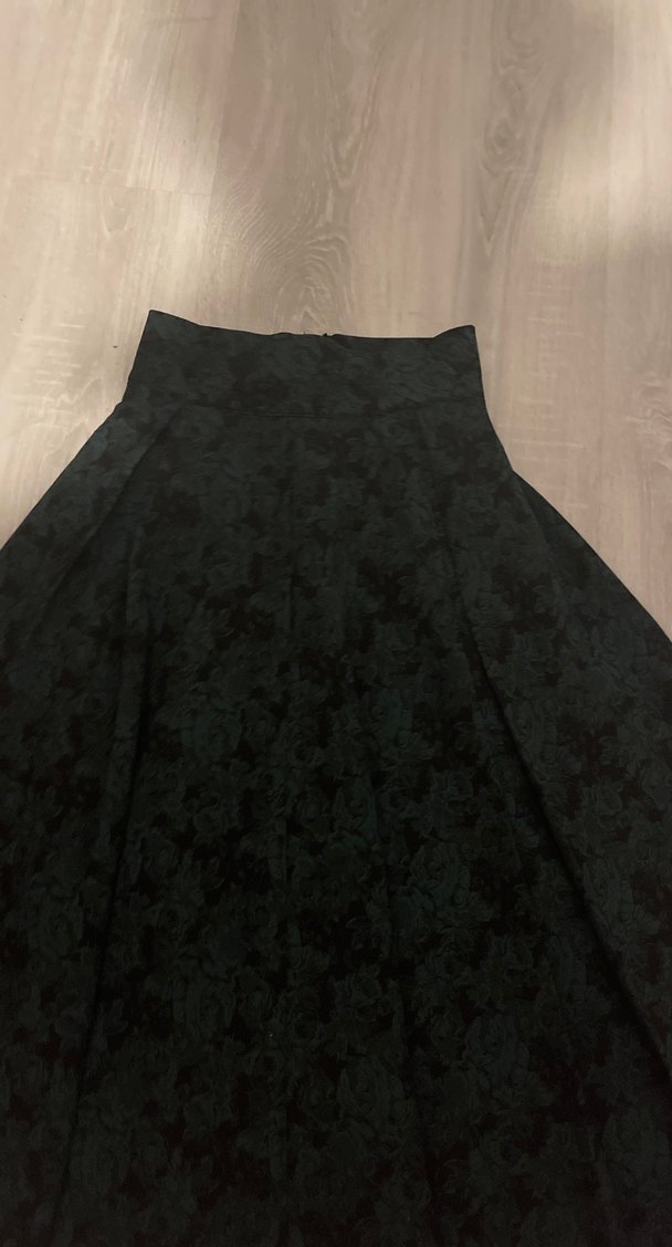 Siyah Pilili Uzun Gotik Etek - Görsel 2