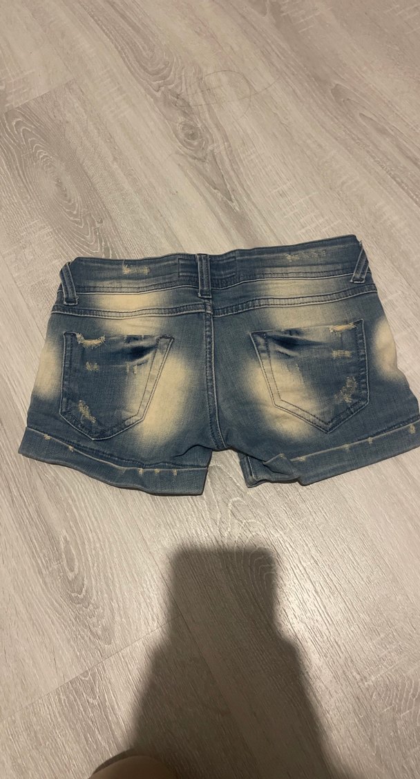 Düğmeli Bağlama Desenli Mini Denim Şort - Görsel 2