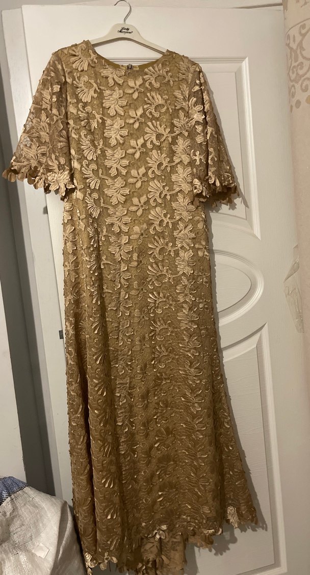 Altın Renkli Nakışlı Dantel Uzun Abiye Elbise - Görsel 2