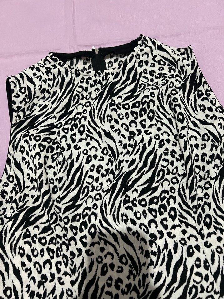 Zebra Desenli Uzun Kolsuz Elbise - Görsel 2