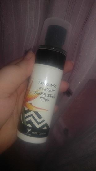 wetn wild primer sprey