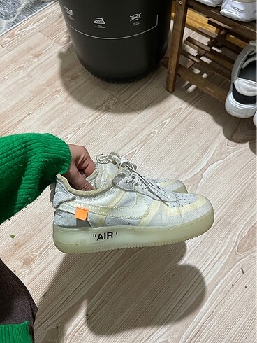 Off white koleksiyonundan