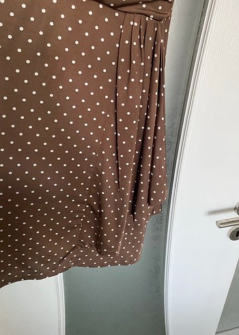 Kahverengi Puantiyeli V Yaka Midi Elbise - Görsel 5