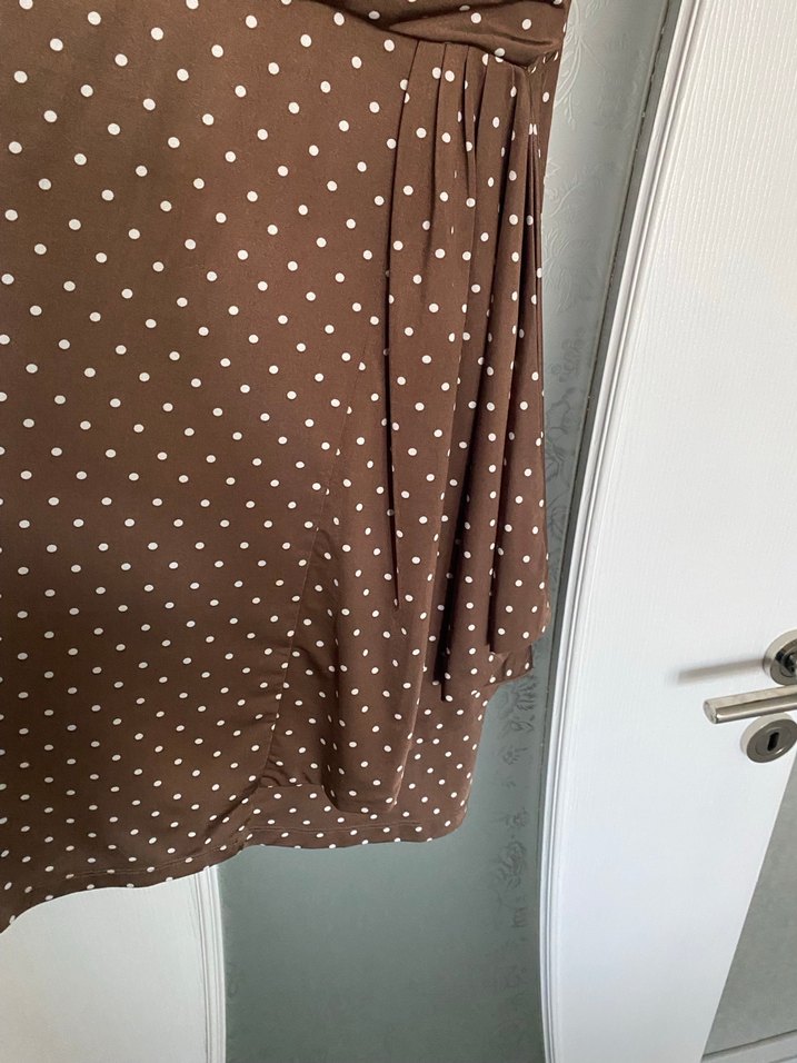 Kahverengi Puantiyeli V Yaka Midi Elbise - Görsel 5