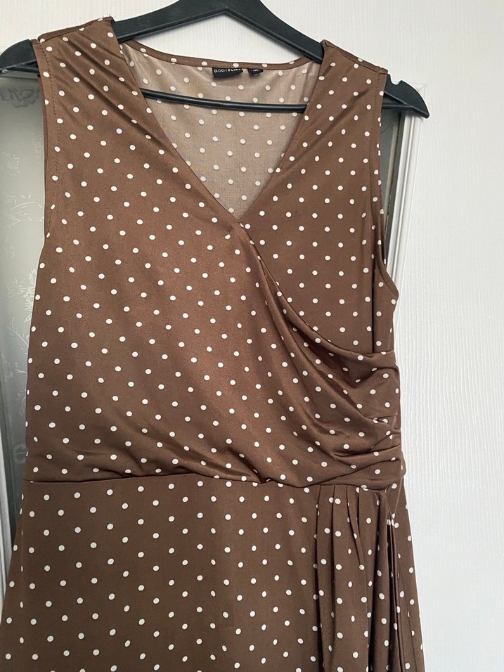 Kahverengi Puantiyeli V Yaka Midi Elbise - Görsel 3