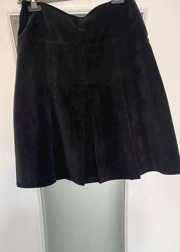 Siyah Süet Pileli Etek - Görsel 3